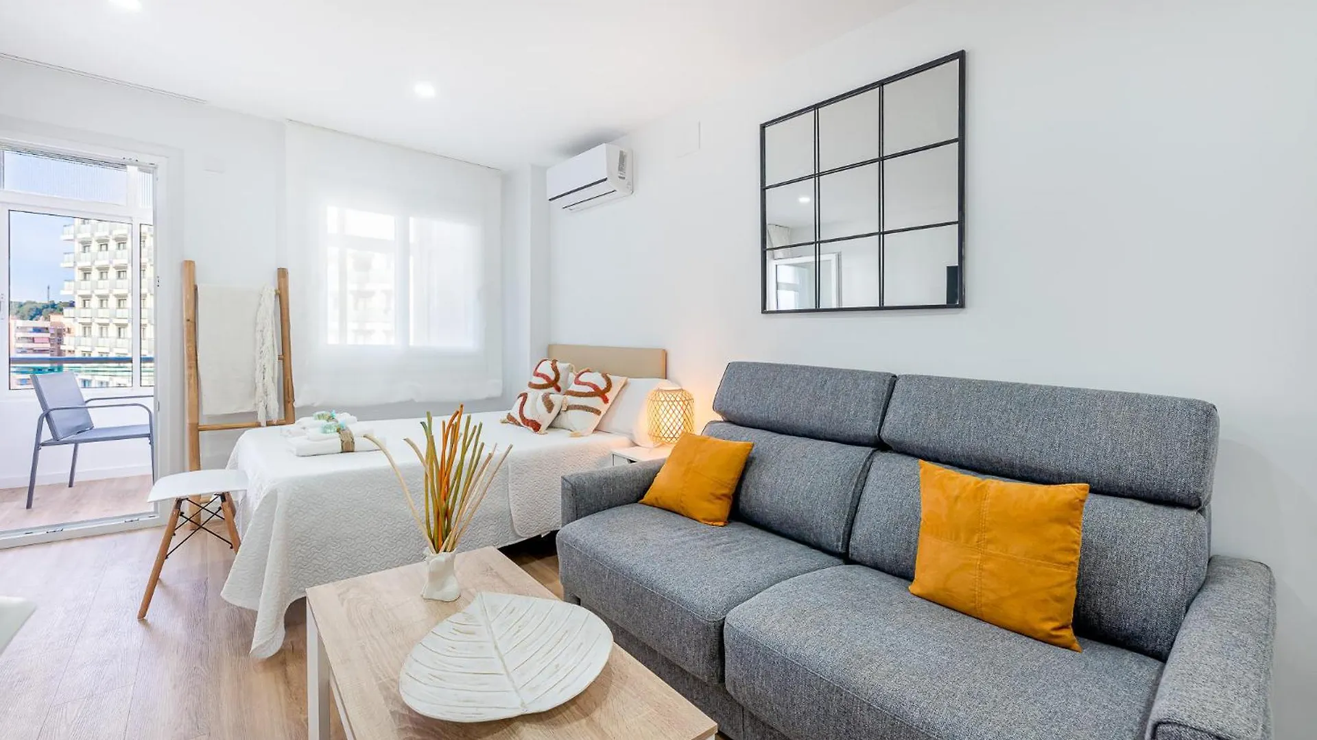 Apartment 797 Holiday Rentals - Moderno Estudio En Los Verdiales Torremolinos