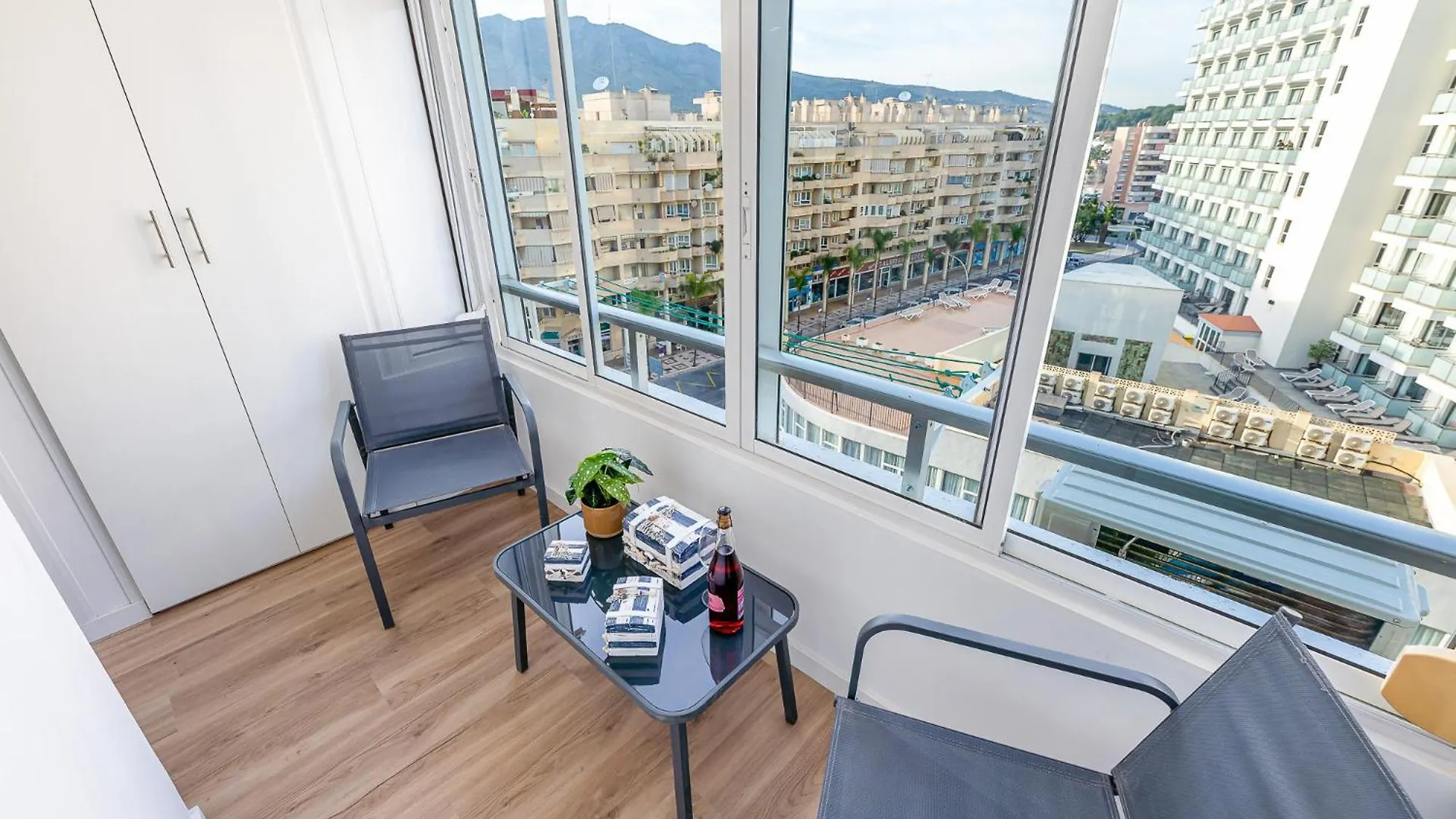 Apartment 797 Holiday Rentals - Moderno Estudio En Los Verdiales Torremolinos